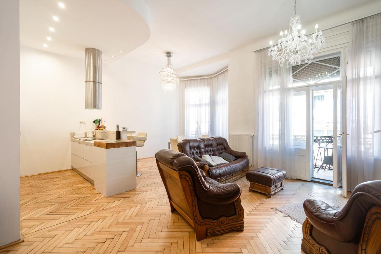 Garys Bright And Spacious Two Bedroom Flat Near Danube Budapest Exterior photo
